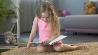 niña leyendo